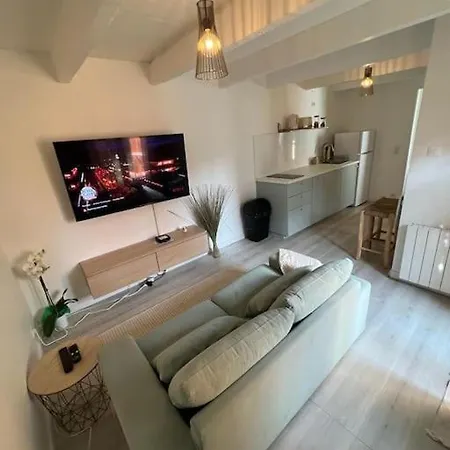 بيت للعطل Little House دْراسي